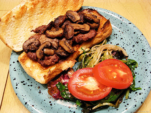 Bison burger w/mushrooms